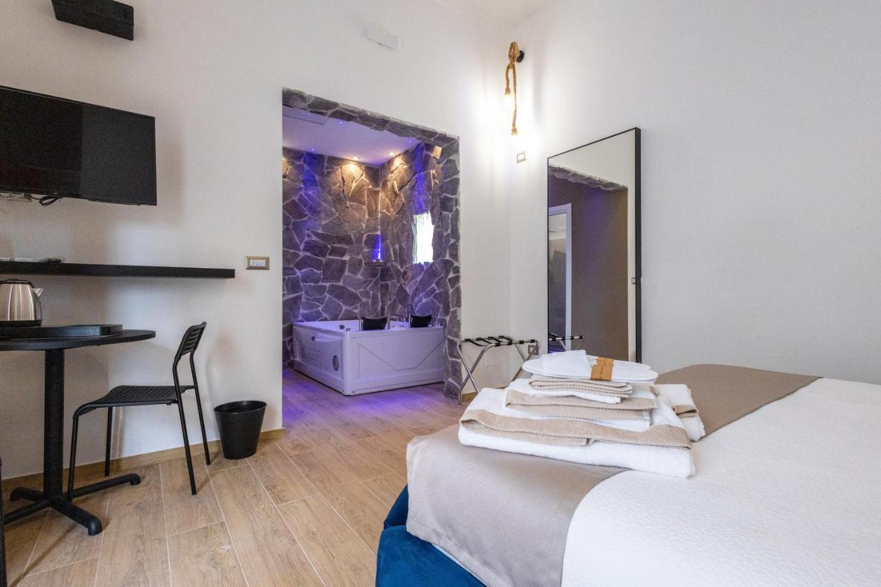 Lovely Rooms - Guest House Suites ทริจเจียโน ภายนอก รูปภาพ