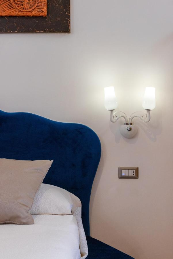 Lovely Rooms - Guest House Suites ทริจเจียโน ภายนอก รูปภาพ