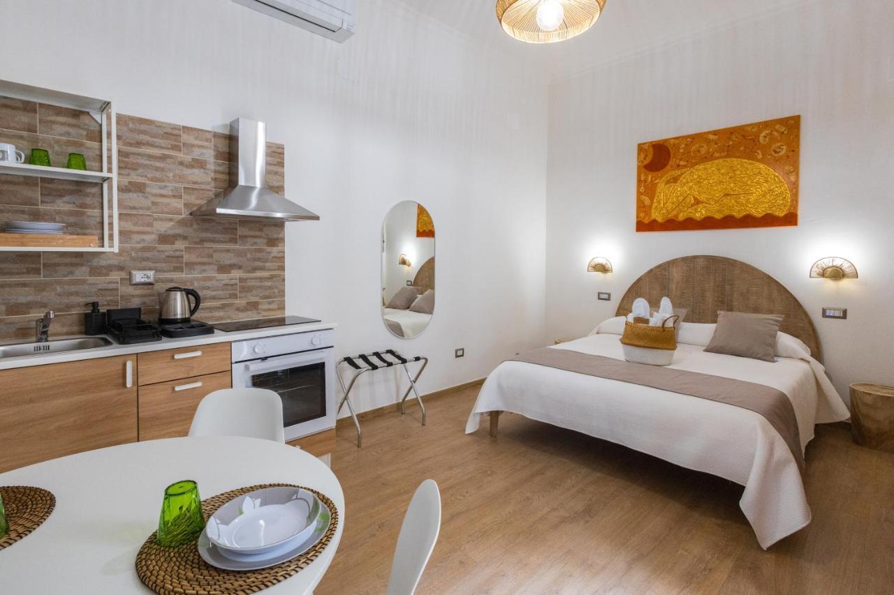 Lovely Rooms - Guest House Suites ทริจเจียโน ภายนอก รูปภาพ